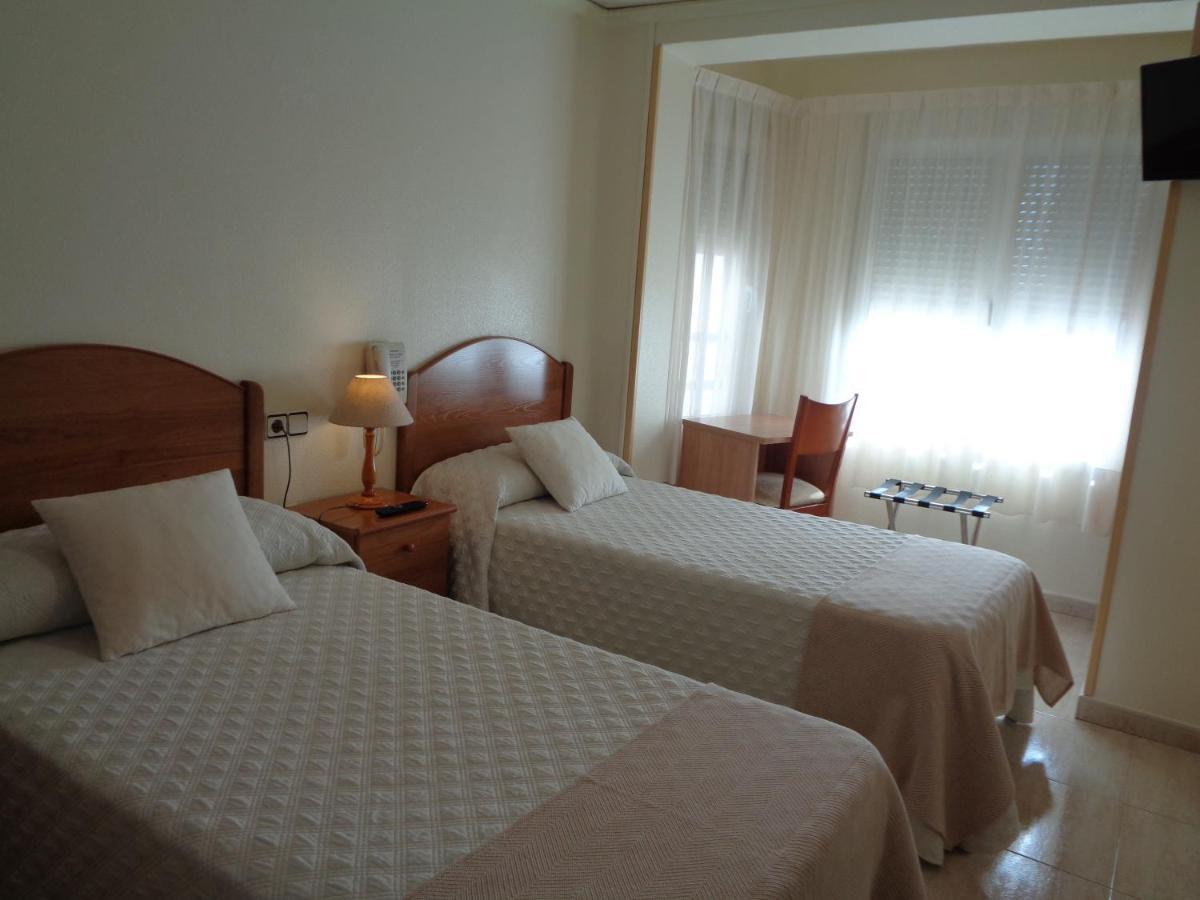 Hostal El Retiro Almoradi Bagian luar foto