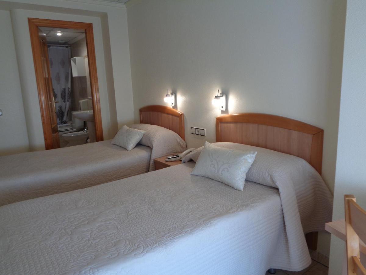 Hostal El Retiro Almoradi Bagian luar foto