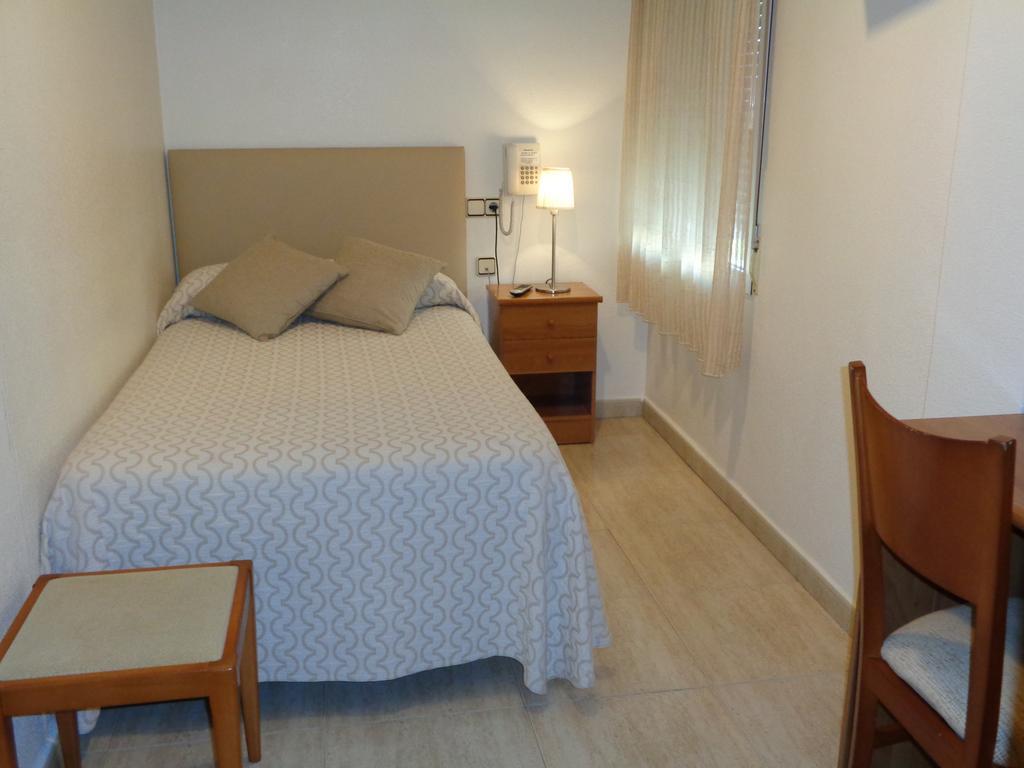 Hostal El Retiro Almoradi Bagian luar foto