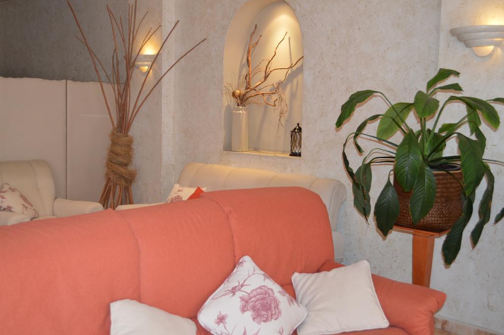 Hostal El Retiro Almoradi Bagian luar foto